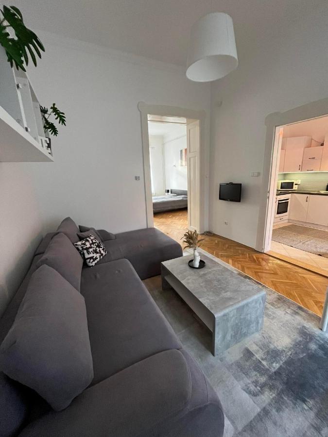 Szeged Apartman ภายนอก รูปภาพ